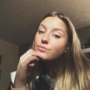 Meet your Posher, Adrianna